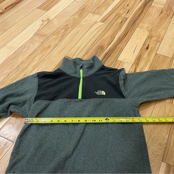 The North Face Grey Long Sleeve Half Zip Fleece Pullover - Boy’s Size XL (18/20) - Picture 7 of 7